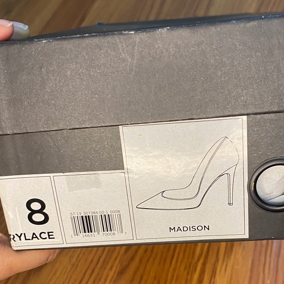 Banana Republic Gray Lace Heels/NWOT pristine - Picture 5 of 5